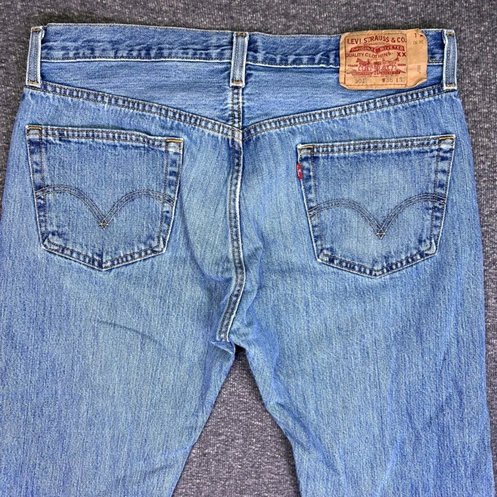 Levis 501‎ Original Jeans Mens 36x32 Blue Straight Leg Casual Casual Button Fly